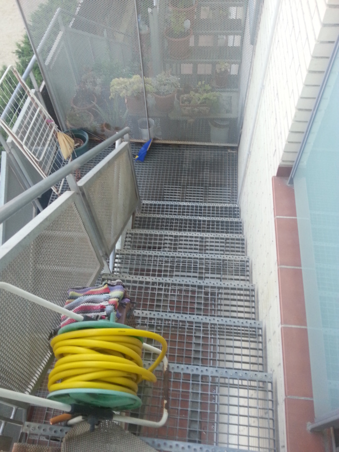 tarima exterior en terraza encornella de llobregat