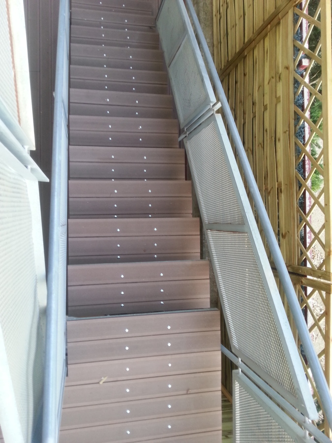 tarima exterior en terraza encornella de llobregat