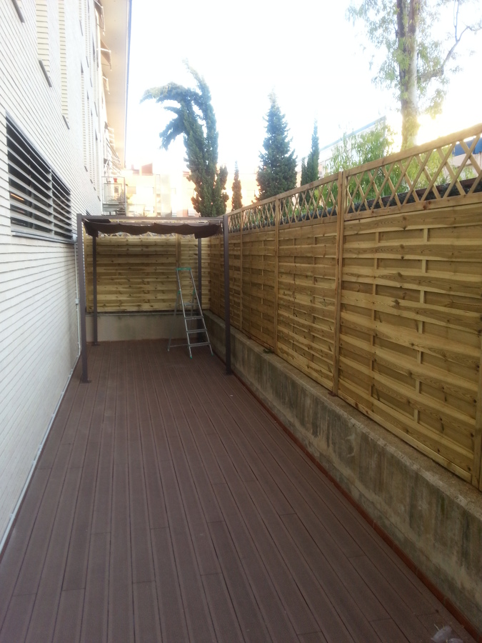 tarima exterior en terraza encornella de llobregat