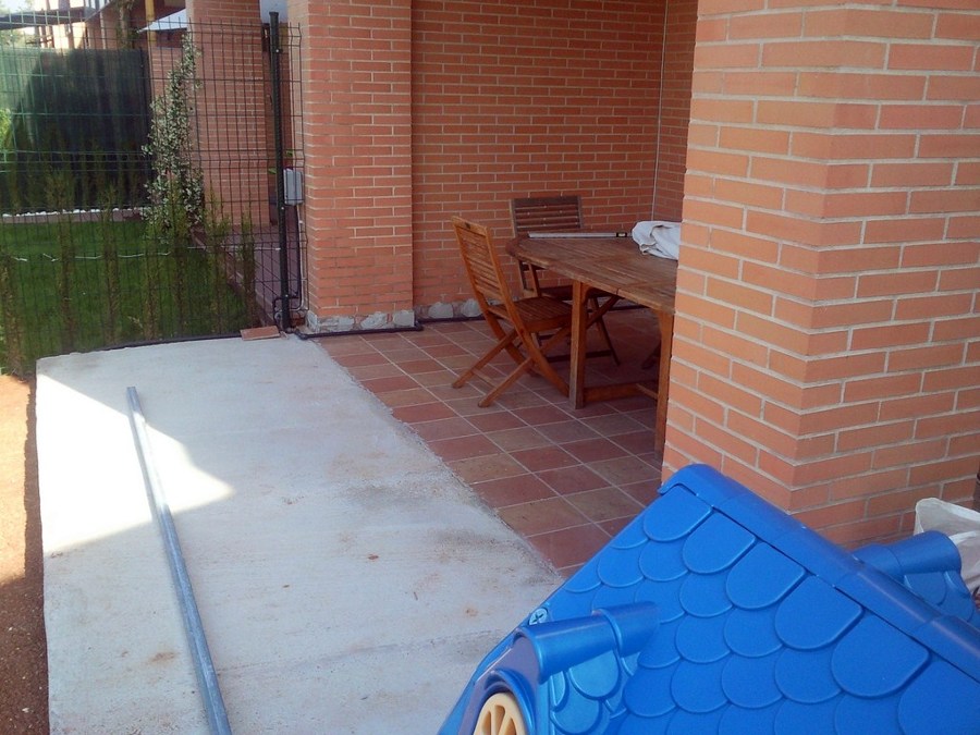 TARIMA EXTERIOR IPE CON FOCOS LED EMPOTRADOS