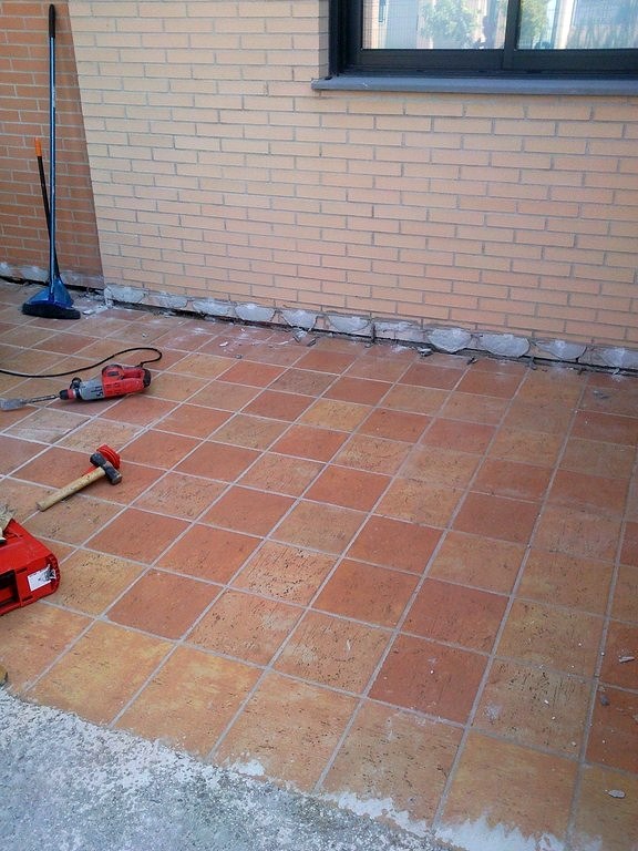 TARIMA EXTERIOR IPE CON FOCOS LED EMPOTRADOS