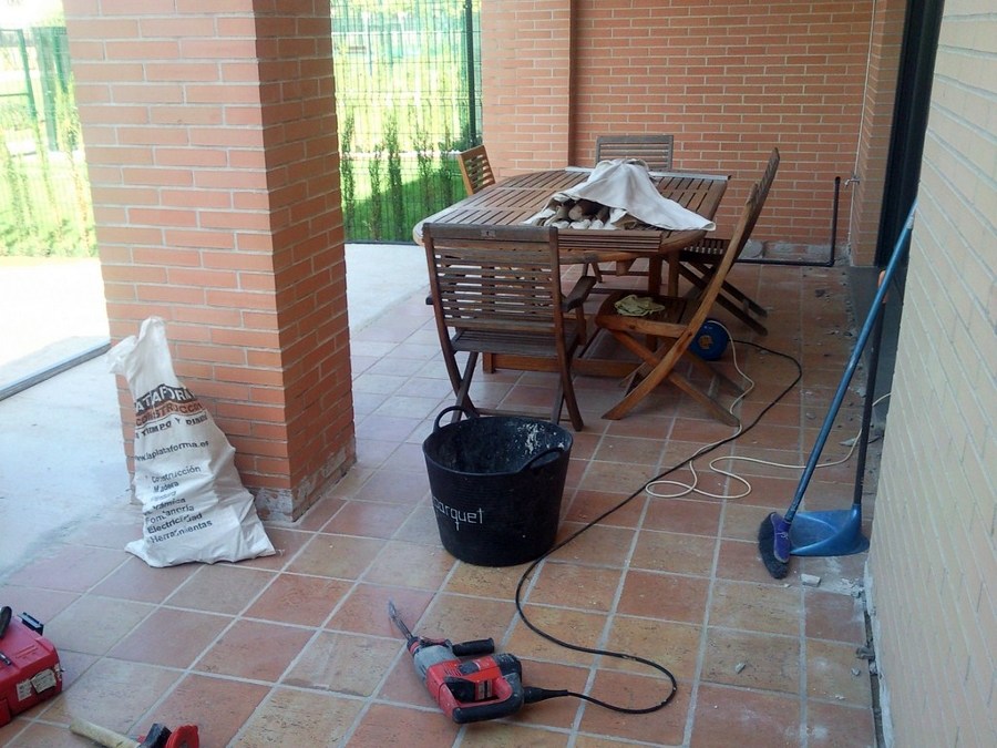 TARIMA EXTERIOR IPE CON FOCOS LED EMPOTRADOS