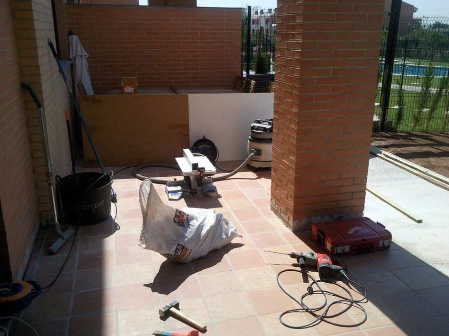 TARIMA EXTERIOR IPE CON FOCOS LED EMPOTRADOS