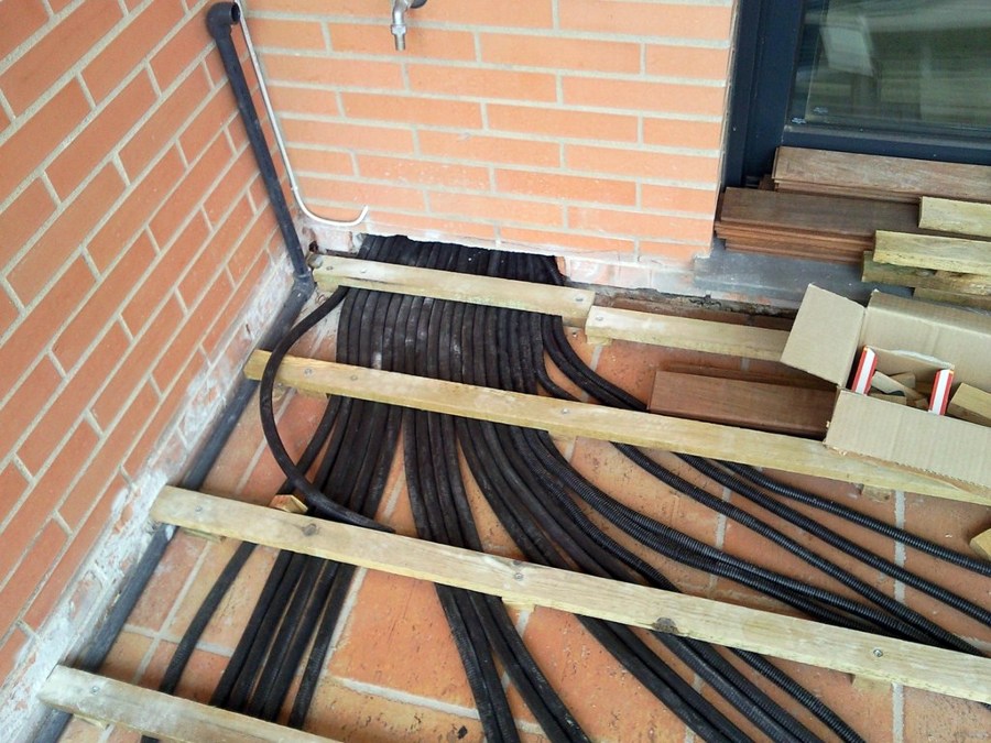 TARIMA EXTERIOR IPE CON FOCOS LED EMPOTRADOS