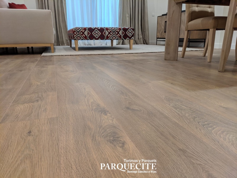 TARIMA LAMINADA AC5 KRONOSWISS SOLID CHROME(12 mm)