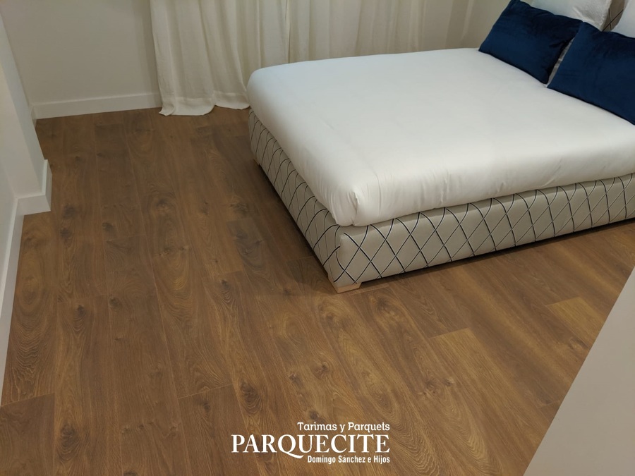 TARIMA LAMINADA AC5 KRONOSWISS SOLID CHROME(12 mm)