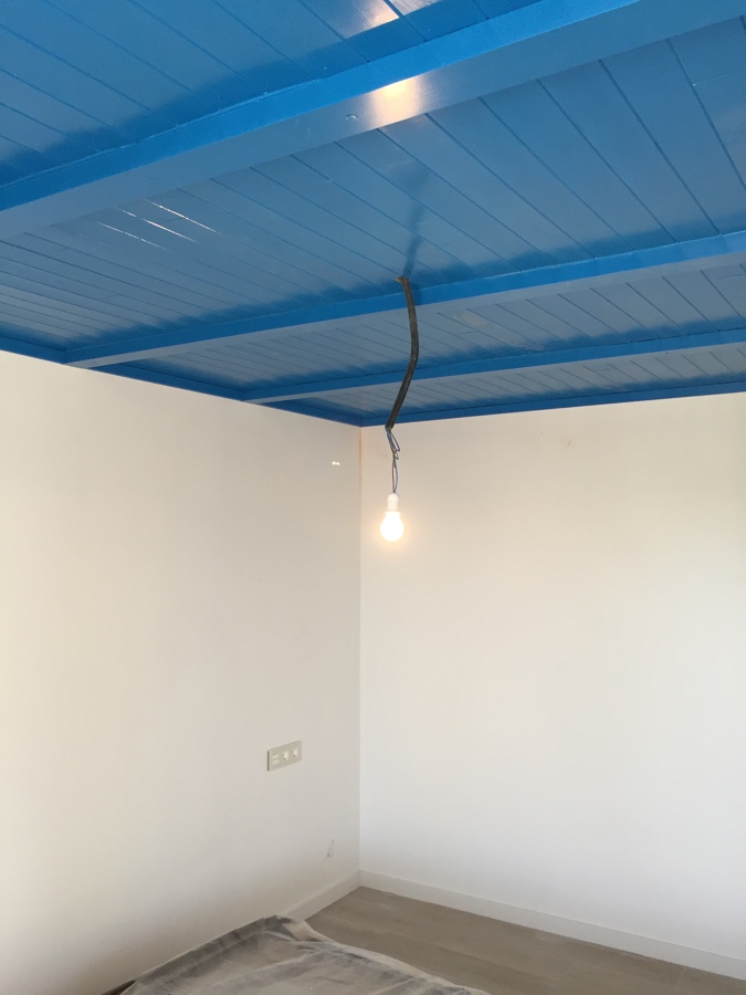 Tarima techo con vigas y rinconera perimetral