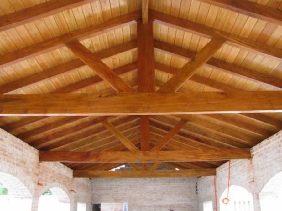 techo a dos aguas con machimbrado