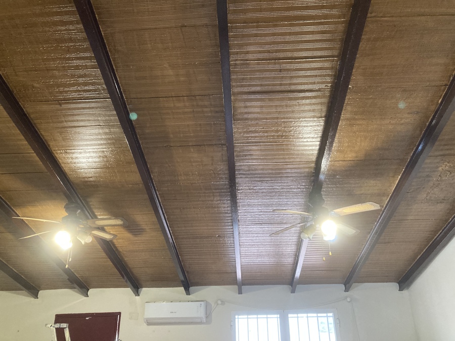 Techo acabado en efecto madera