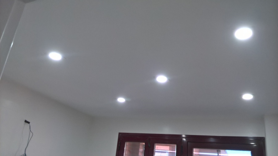 techo de escaola con instalacion de focos led