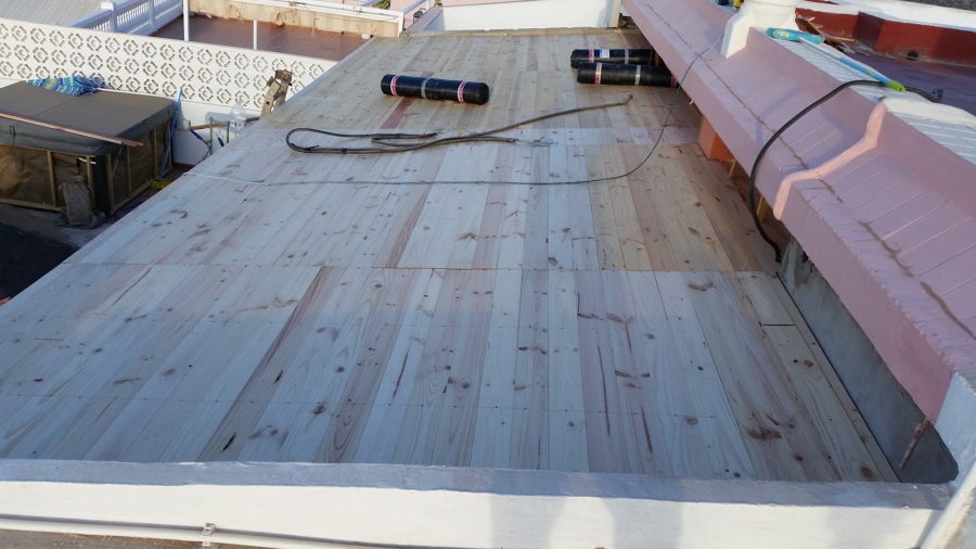 Techo de madera machimbrado parte superior 