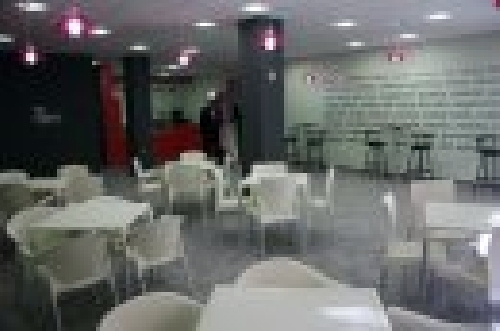 Techo desmontable picado visto Restaurante comida rapida.