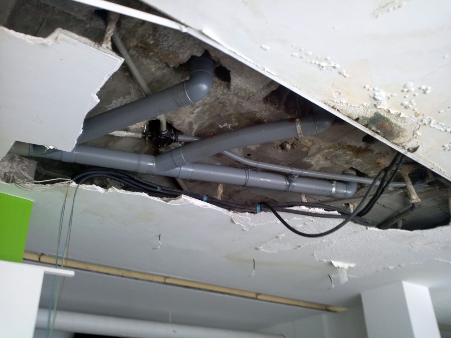 TECHO LOCAL COMERCIAL ANTES DE LA REPARACION