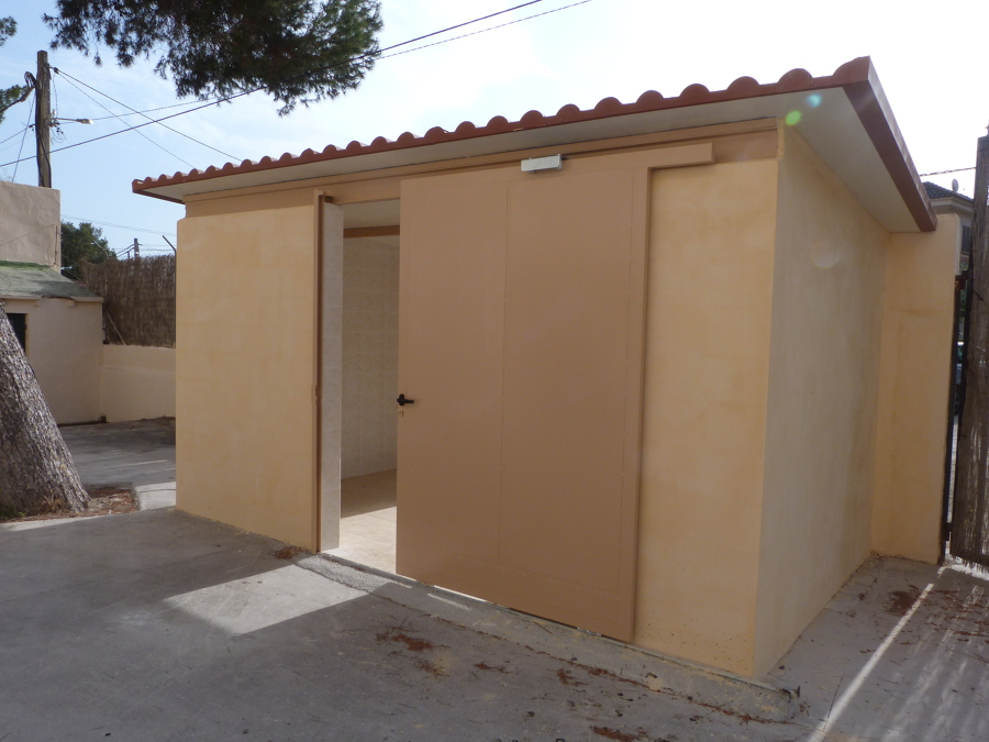 techo panel teja y puerta corredera de hierro