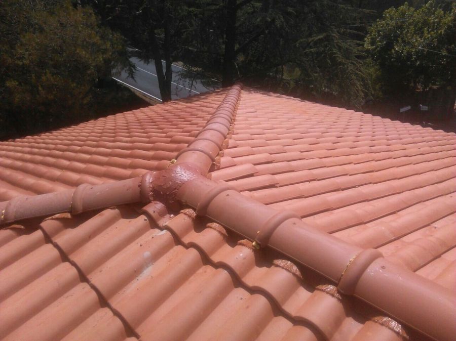 Tejado realizado con caballete modernas sin pasta,con espuma