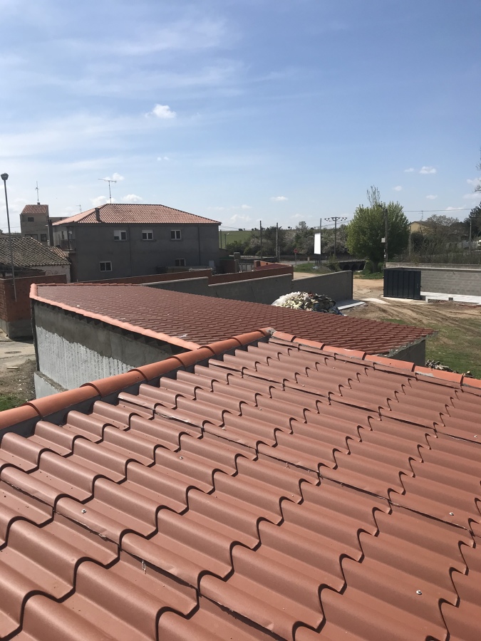 Tejado sandwich imitación teja.