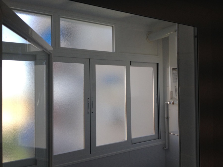 TENDEDERO Y PUERTA COCINA