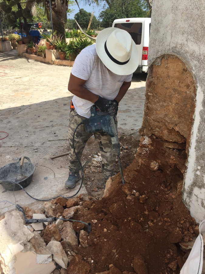 Terminación de apertura de muros.