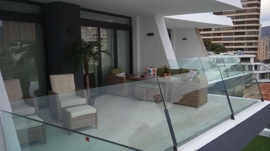 TERRAZA CON BARRANDILLA CRISTAL