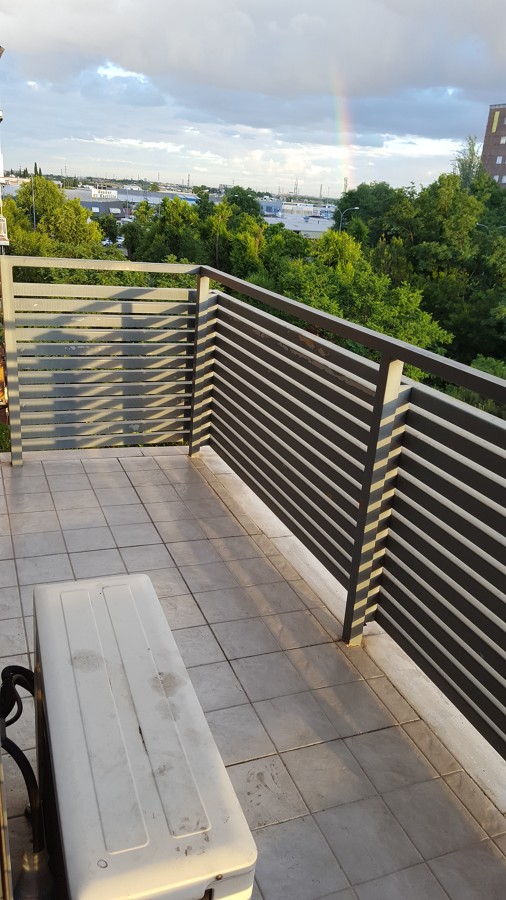 Terraza con plaqueta