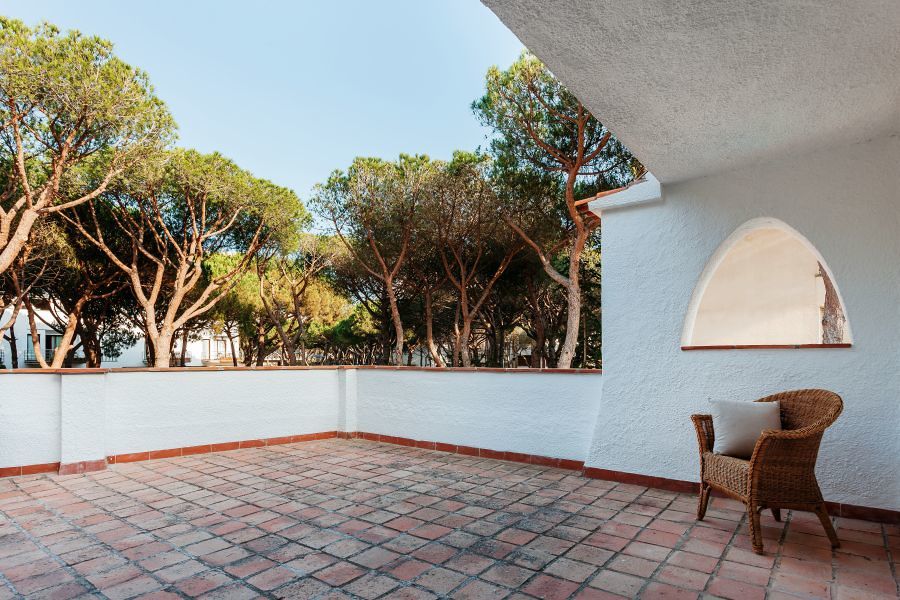 Terraza con suelo de barro