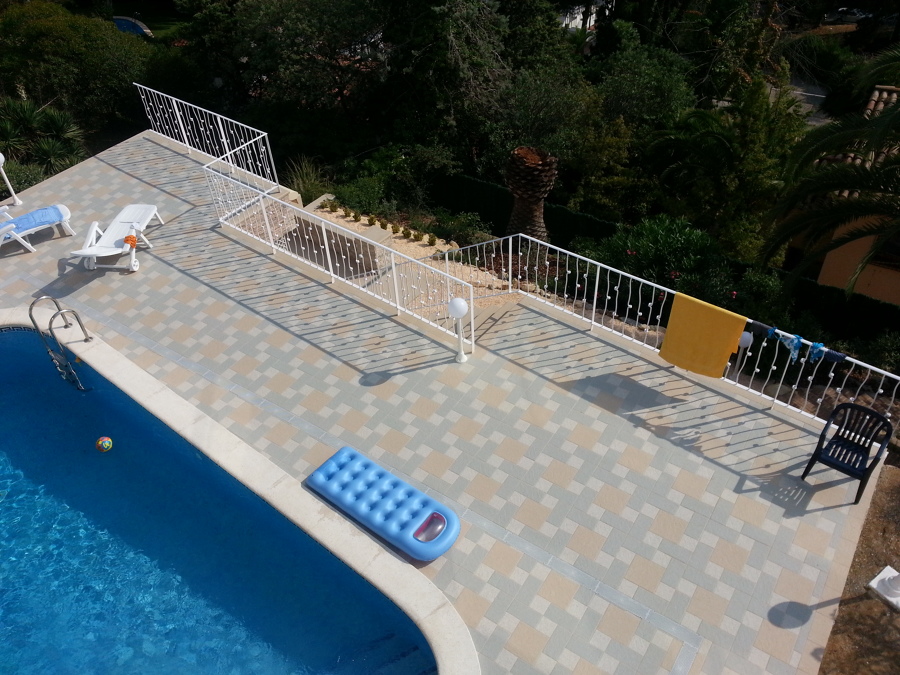 Terraza de la piscina