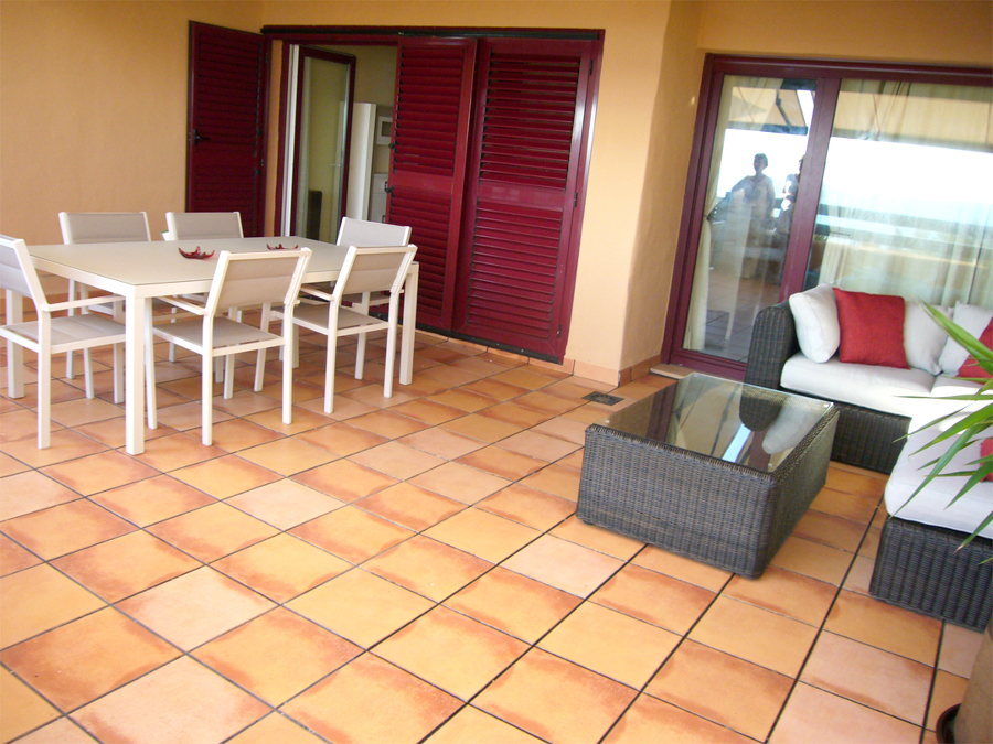 Terraza: salón comedor exterior