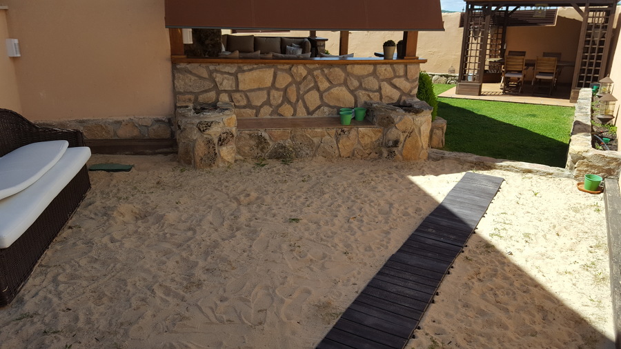 Terreno antes de la instalación del cesped