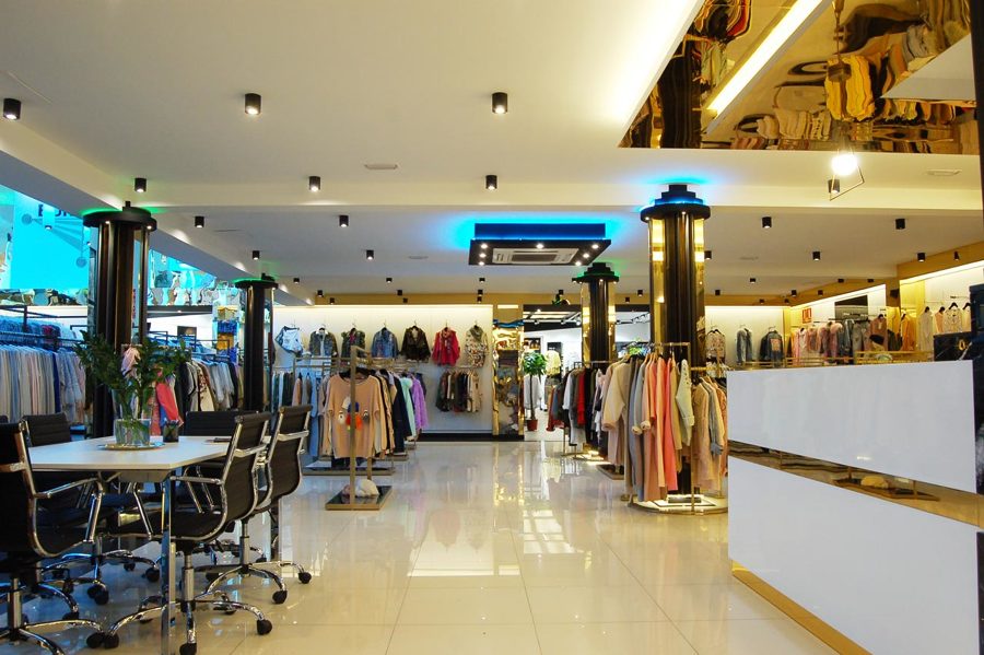 TIENDA DE ROPA AL POR MAYOR EURONICE, Cobo Calleja