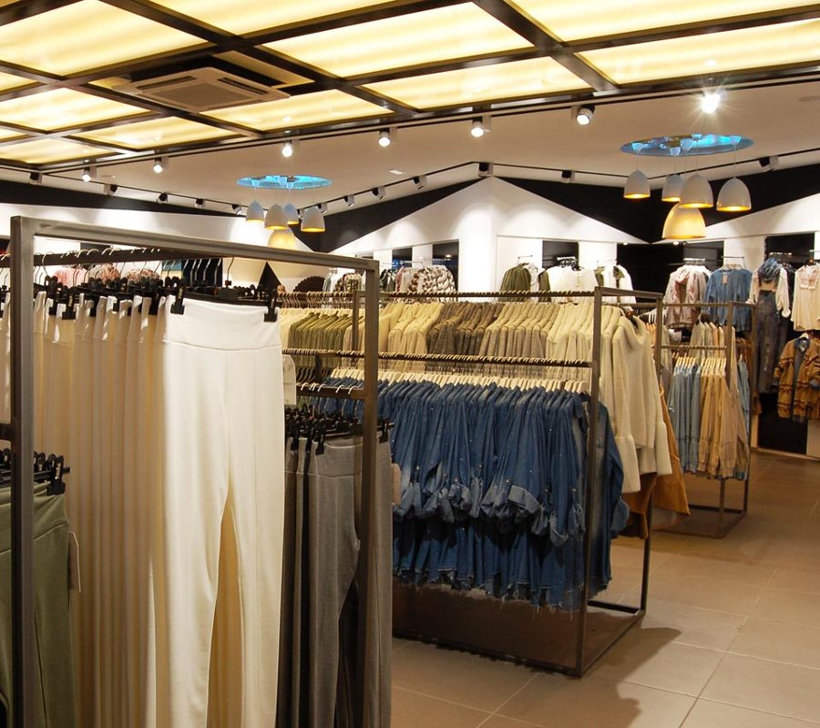 TIENDA DE ROPA AL POR MAYOR EURONICE, Cobo Calleja