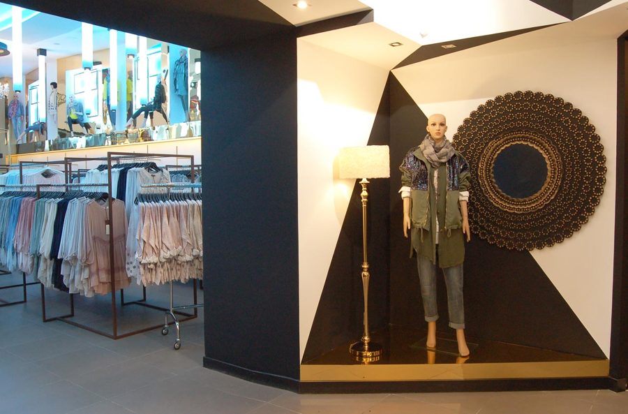 TIENDA DE ROPA AL POR MAYOR EURONICE, Cobo Calleja