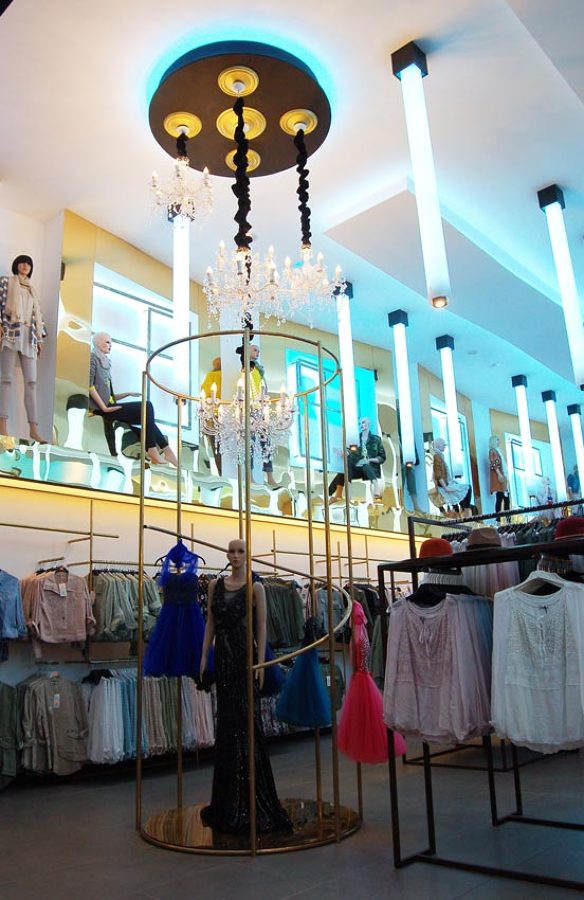 TIENDA DE ROPA AL POR MAYOR EURONICE, Cobo Calleja