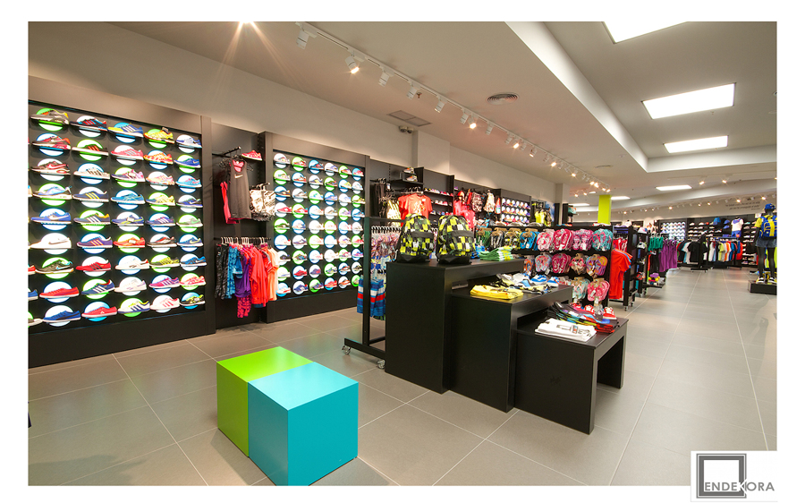 Tienda reformada zona infantil