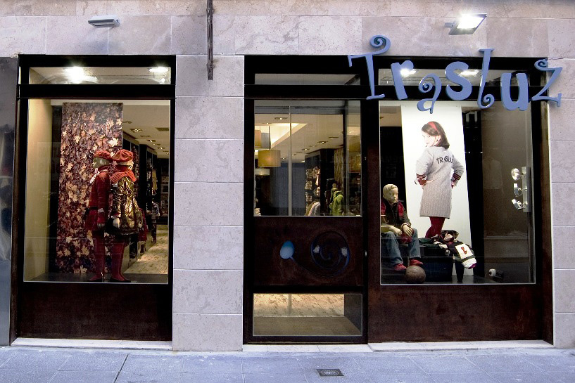 Tiendas TRASLUZ fachada
