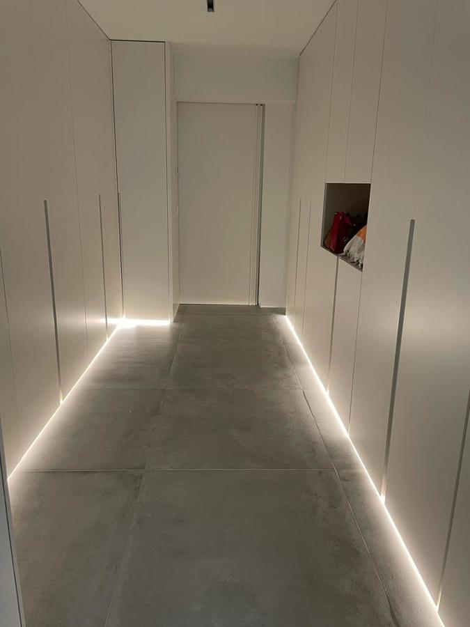 tiras led bajo armarios