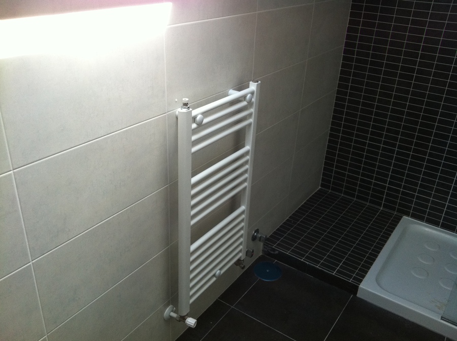 Toallero blanco 80x50