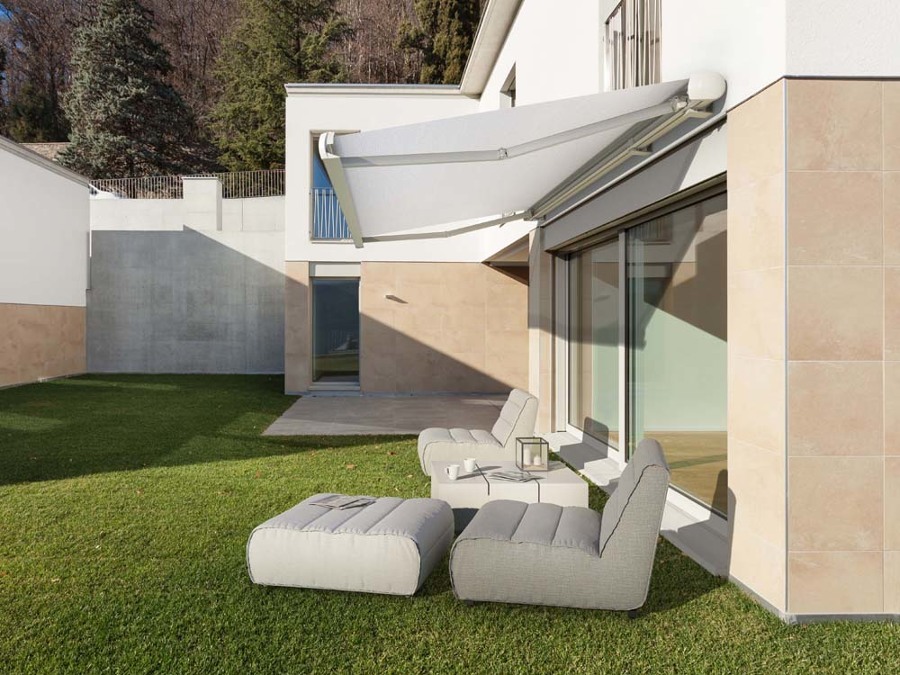 Toldo brazos extensibles con cofre