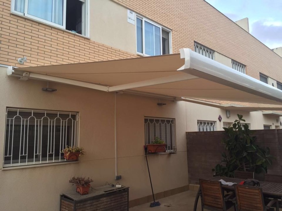 TOLDO CAJÓN MOTORIZADO