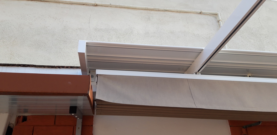 Toldo corredero de ondas