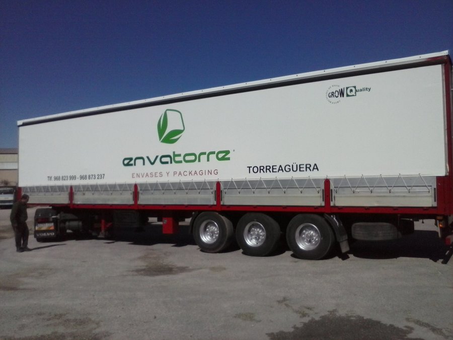 Toldo corredero semitauliner