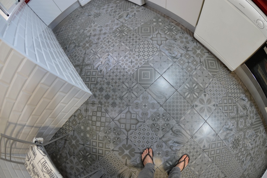 Toques de color en bases grises