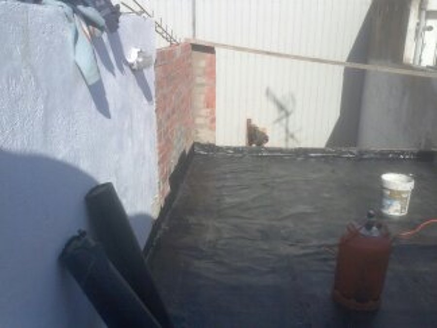 Trabajo de aislamiento obra