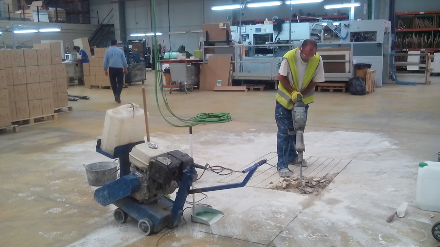 Trabajos de albañileria y obras en empresa grafica