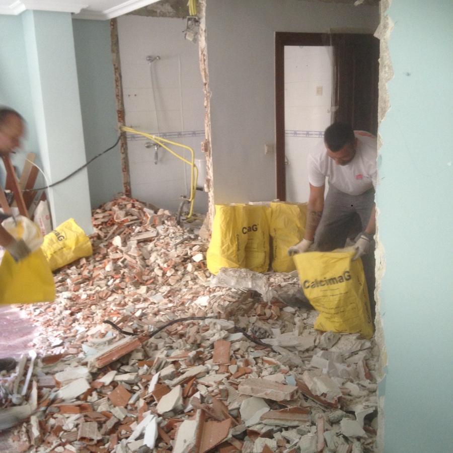 TRABAJOS DE DESESCOMBRO