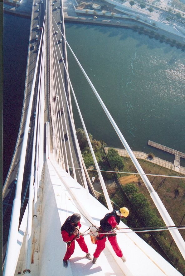 TRABAJOS DE MANTENIMIENTO EN PUENTE DEL ALAMILLO