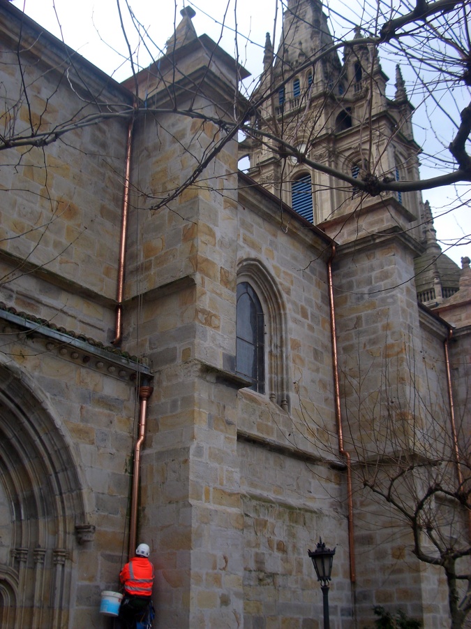 Trabajos verticales en La Basilica de Begoña