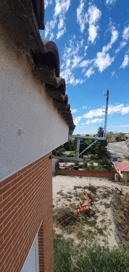 TRABAJOS VERTICALES INSTALACION DE MENSULAS