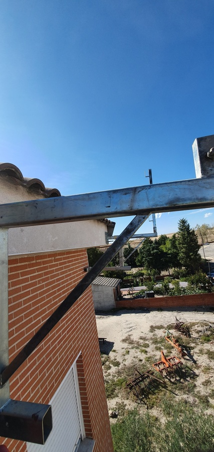 TRABAJOS VERTICALES INSTALACION DE MENSULAS