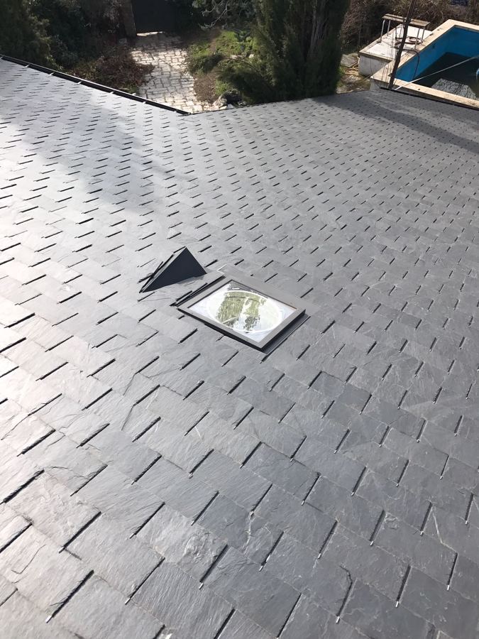 Tragaluz Velux a aseo