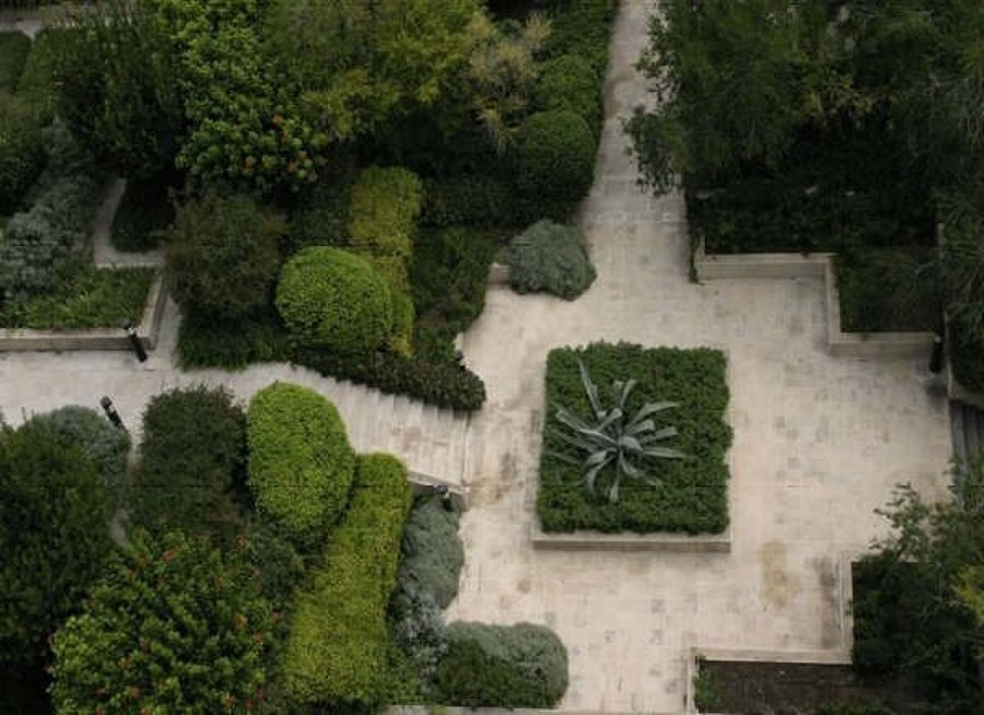  EXTERIOR EN TRAVERTINO ÁGATA.